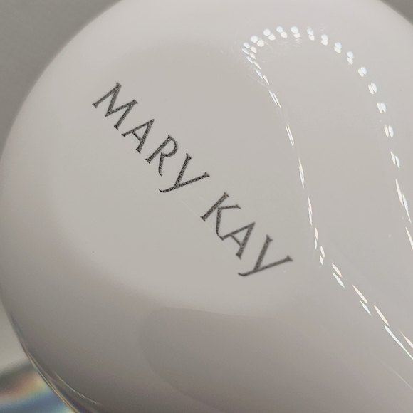 Mary Kay Skinvigorate Sonic Skin Care System - Picture 7 of 9